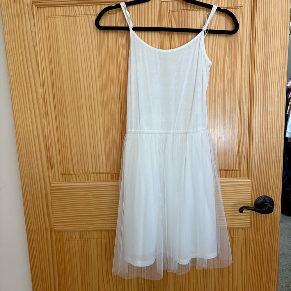 MYSTREE Elegant White Spaghetti Strap Dress